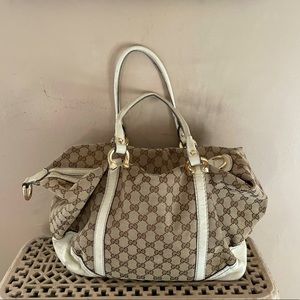 Gucci bag. Classic GG